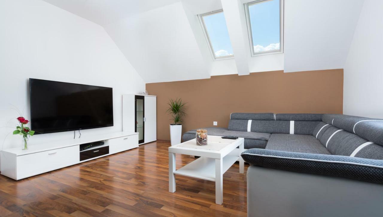 Boomerang Apartment Bled Bagian luar foto